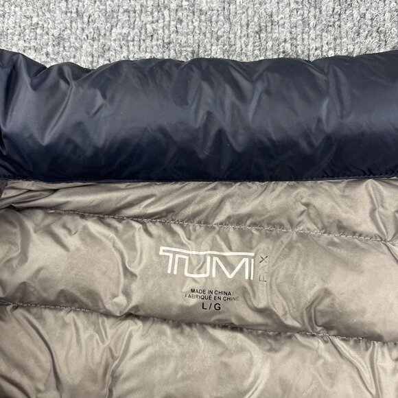 Tumi Black Puffer Jacket Full Zip Lightweight Quilted Design With Zippered Pocke - Picture 9 of 11